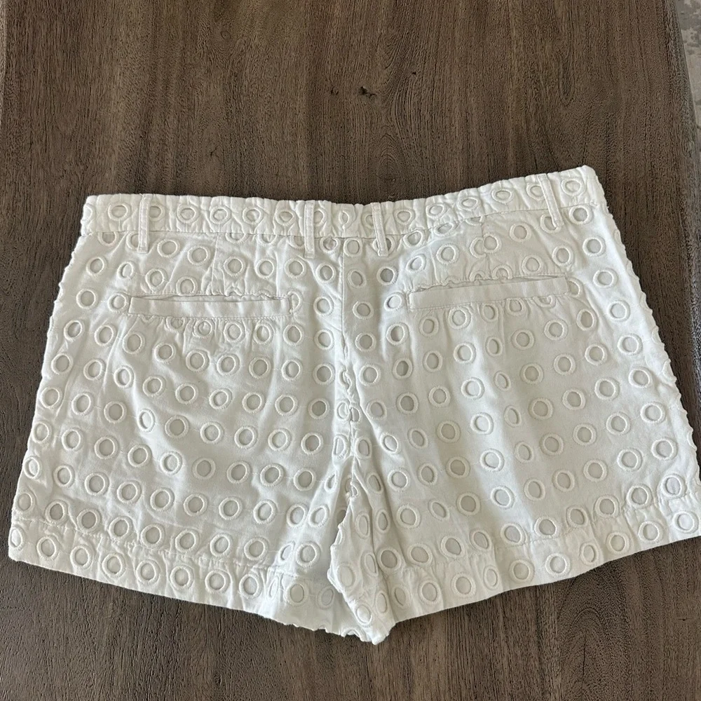 GAP White High Waist Shorts with Eyelet‎ Design